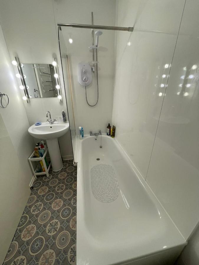 One Bedroom Websters Land Flat - Grassmarket Edimburgo Exterior foto
